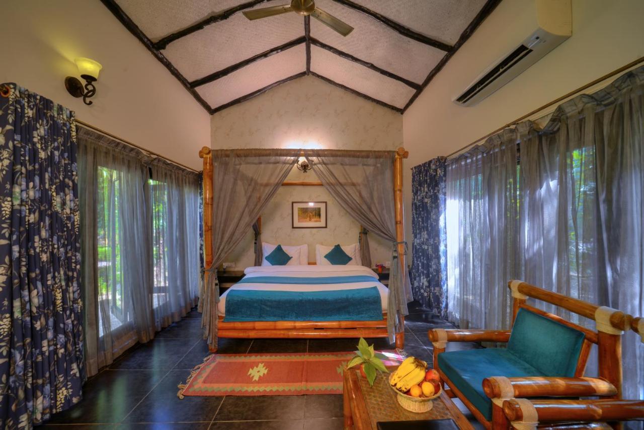 Aranyak Resort Tala  Exterior photo