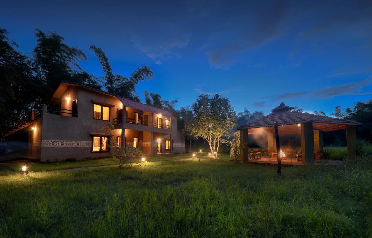 Aranyak Resort Tala  Exterior photo