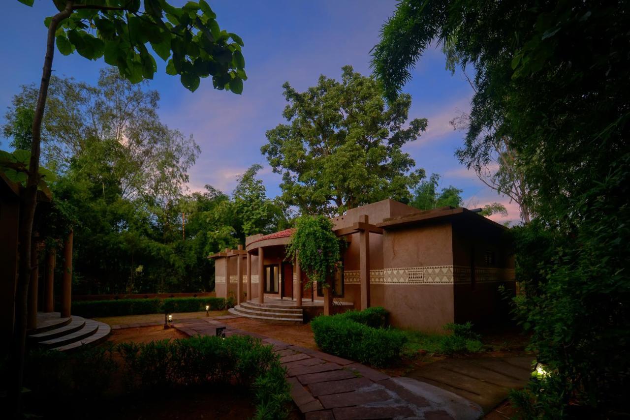 Aranyak Resort Tala  Exterior photo