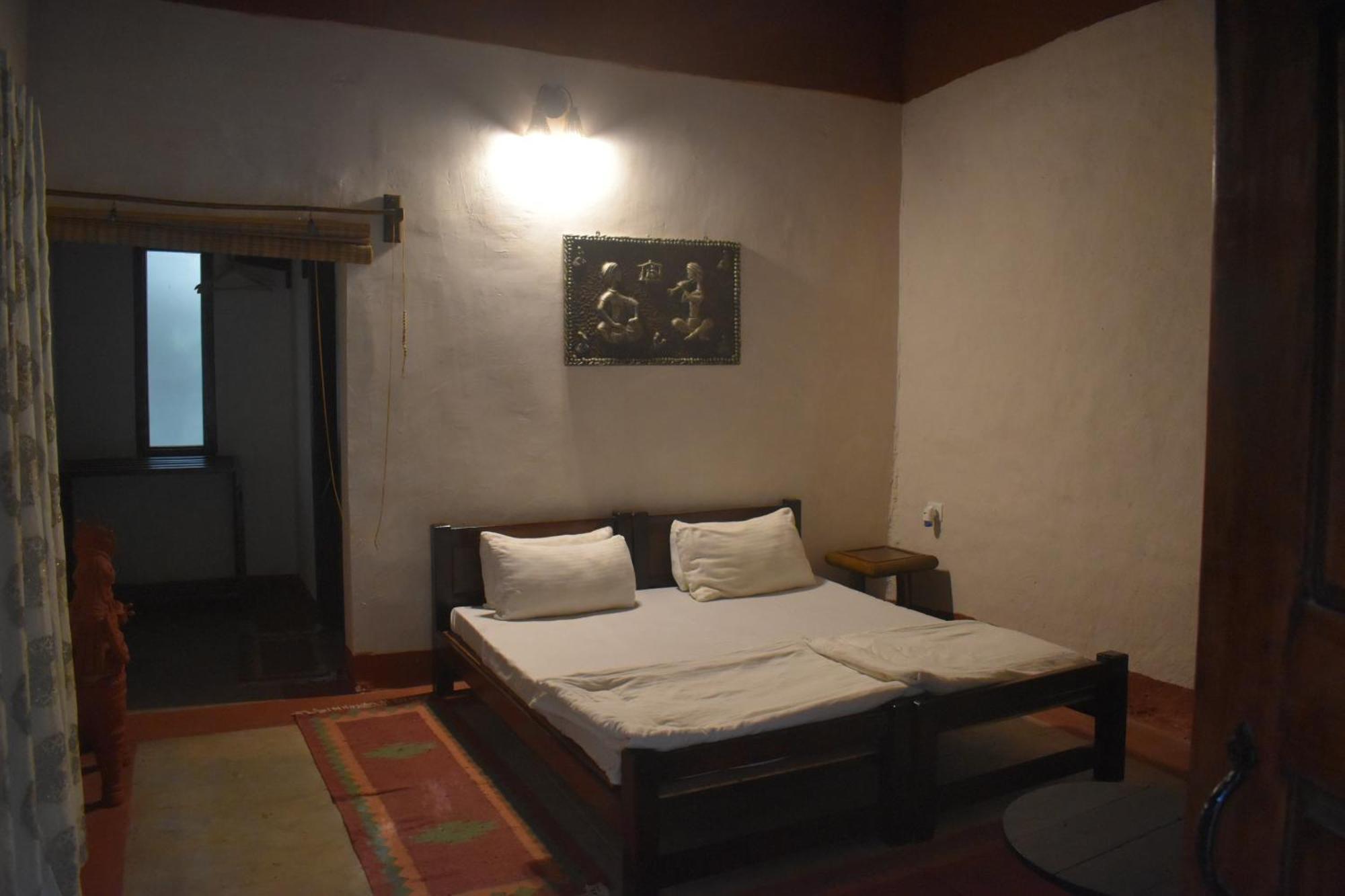 Aranyak Resort Tala  Exterior photo
