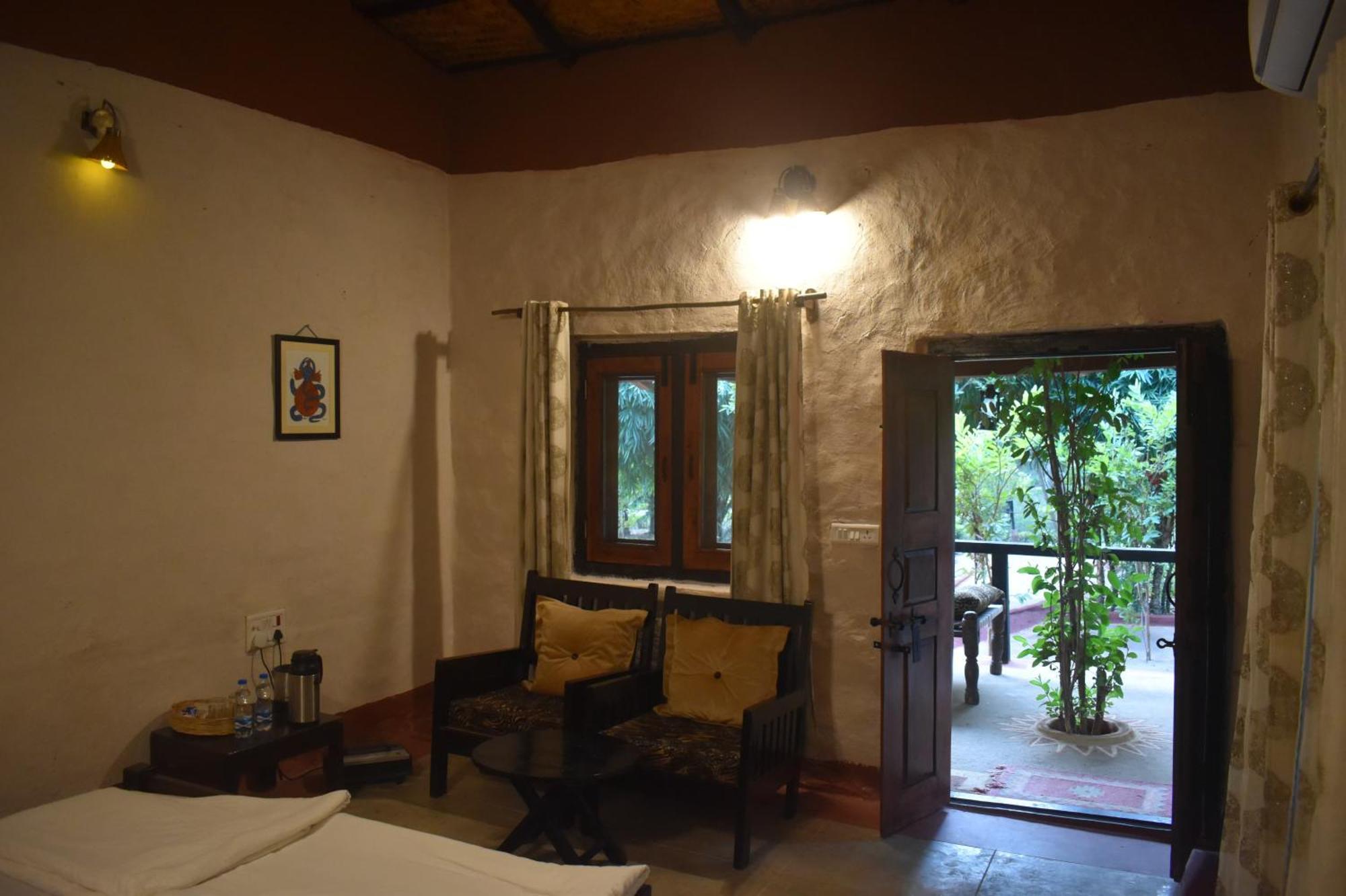 Aranyak Resort Tala  Exterior photo