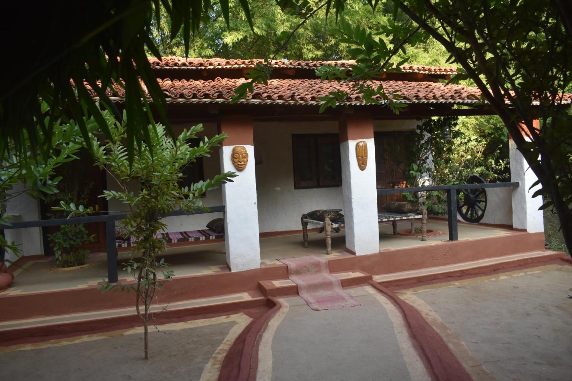 Aranyak Resort Tala  Exterior photo