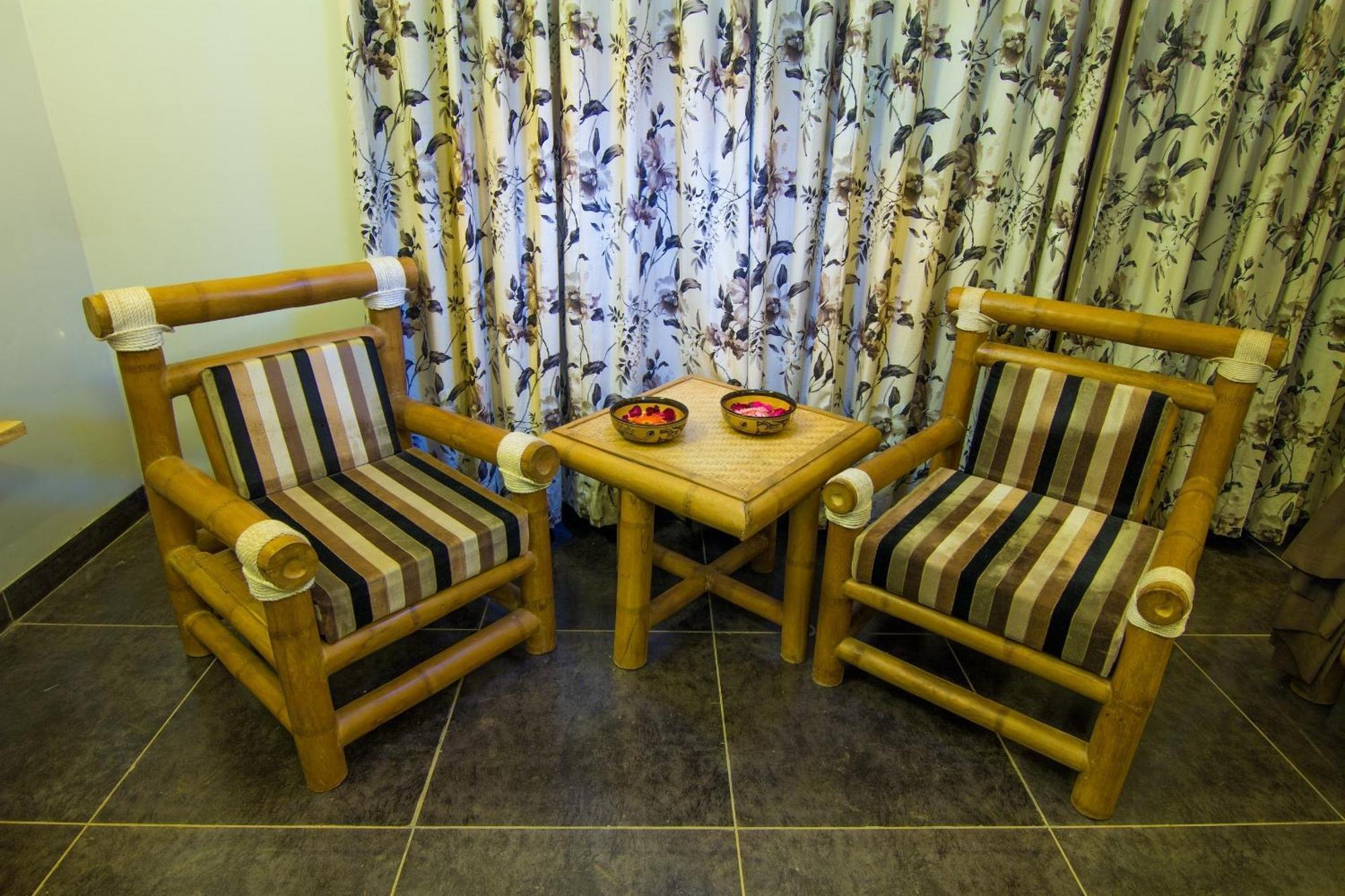 Aranyak Resort Tala  Exterior photo