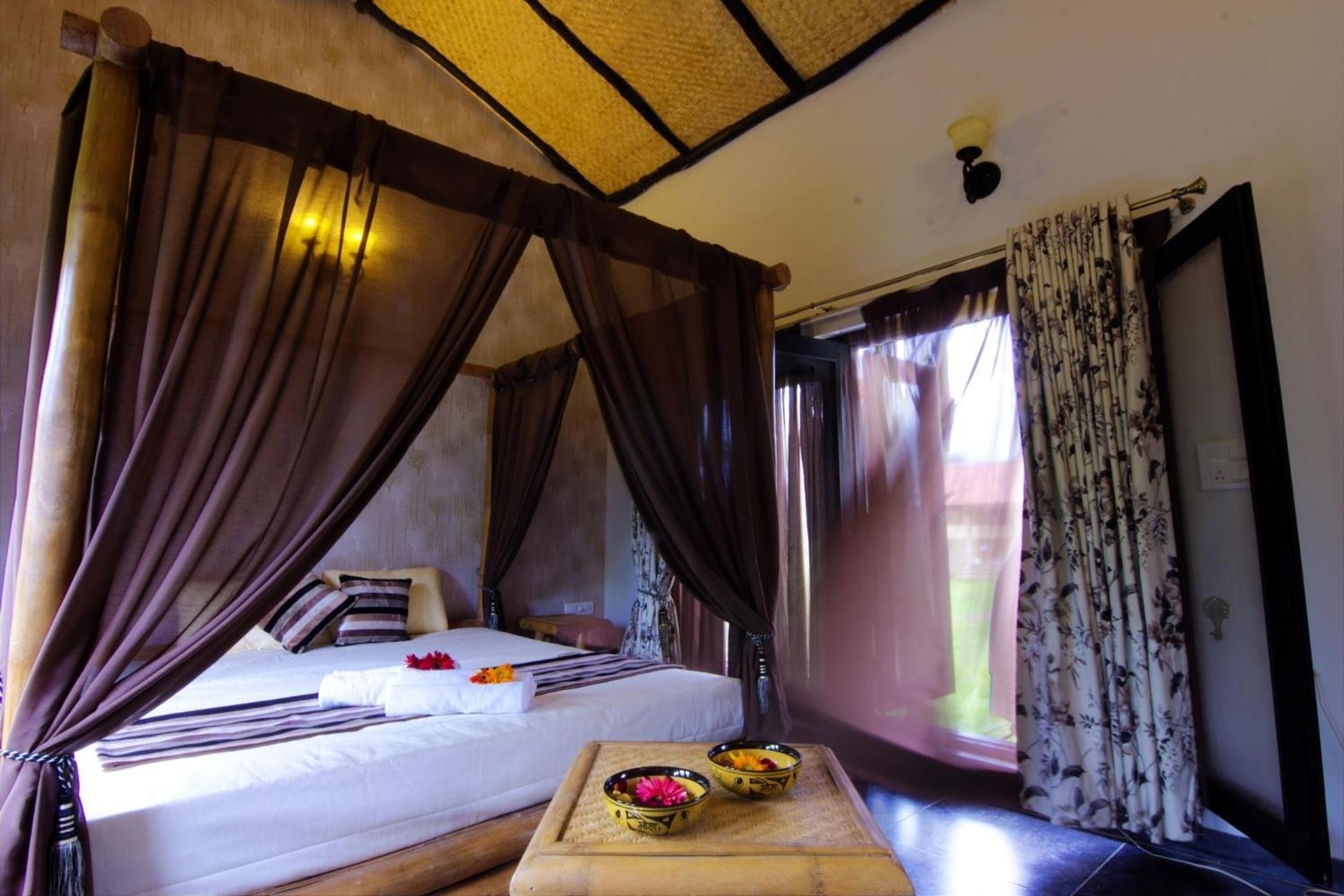 Aranyak Resort Tala  Room photo