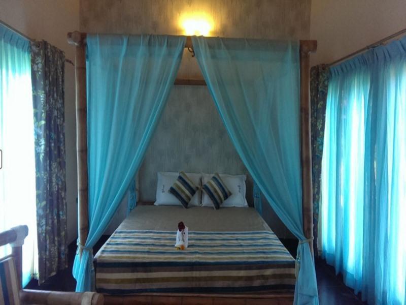 Aranyak Resort Tala  Exterior photo