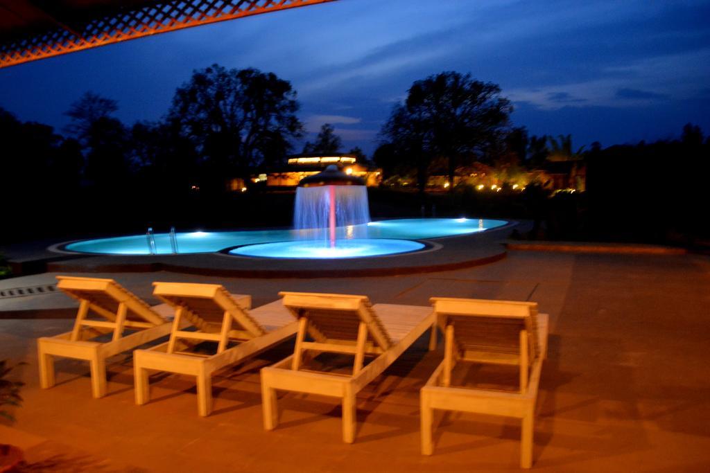 Aranyak Resort Tala  Exterior photo