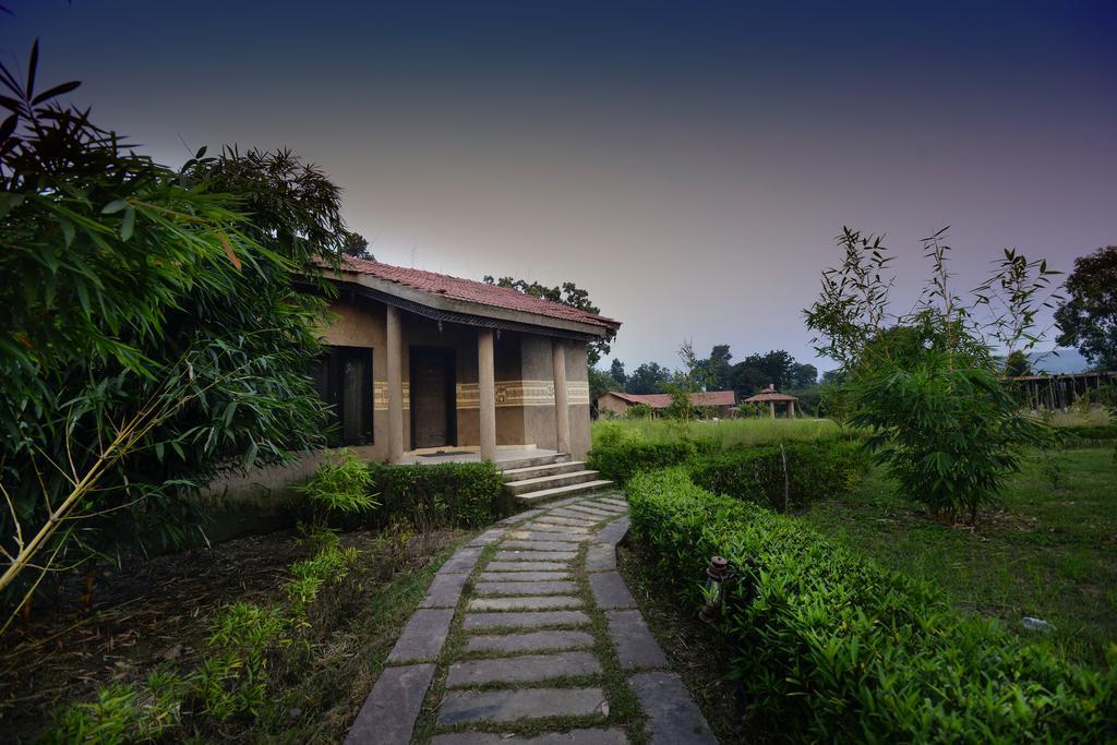 Aranyak Resort Tala  Exterior photo