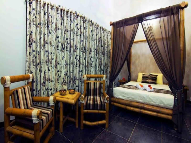 Aranyak Resort Tala  Exterior photo