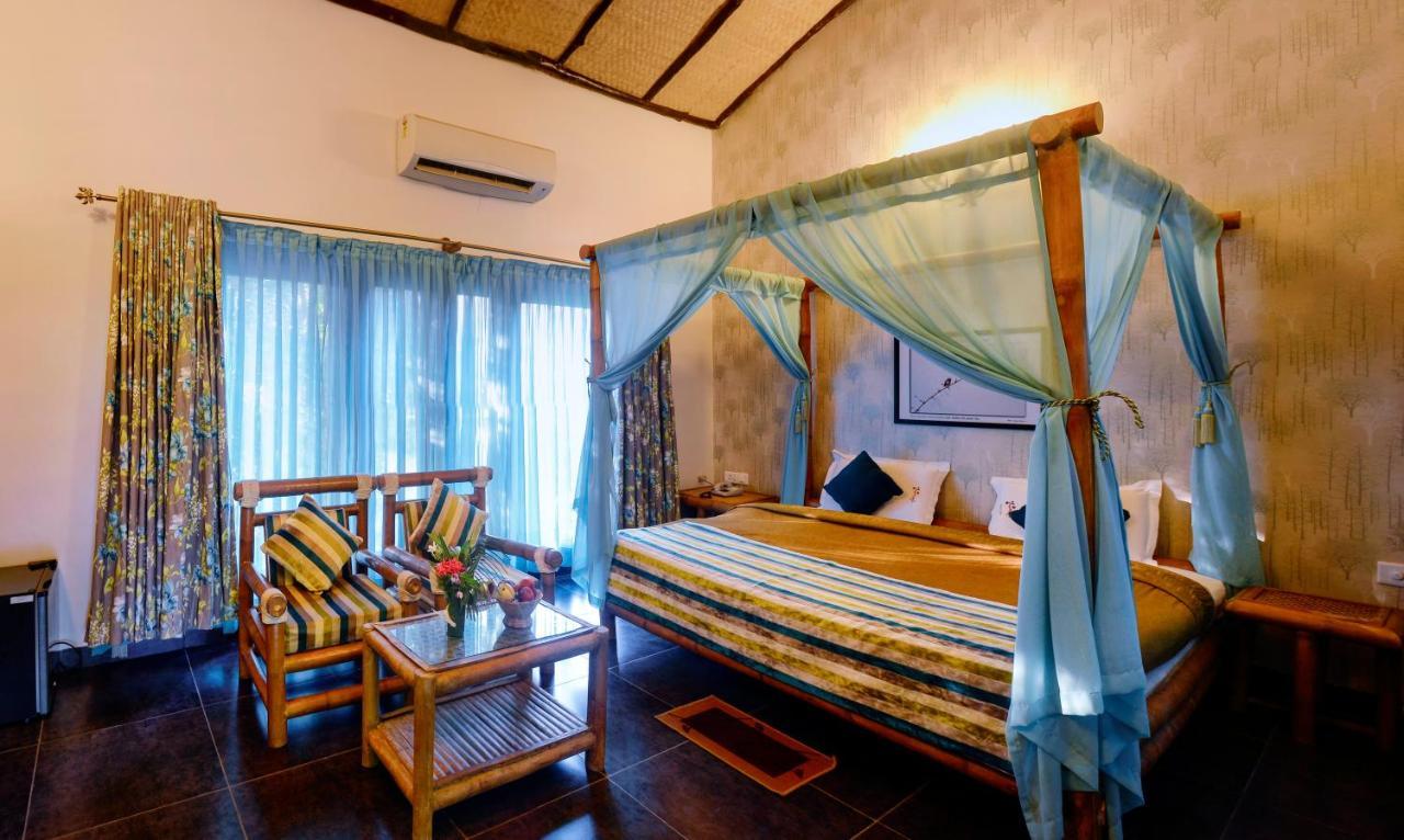 Aranyak Resort Tala  Exterior photo