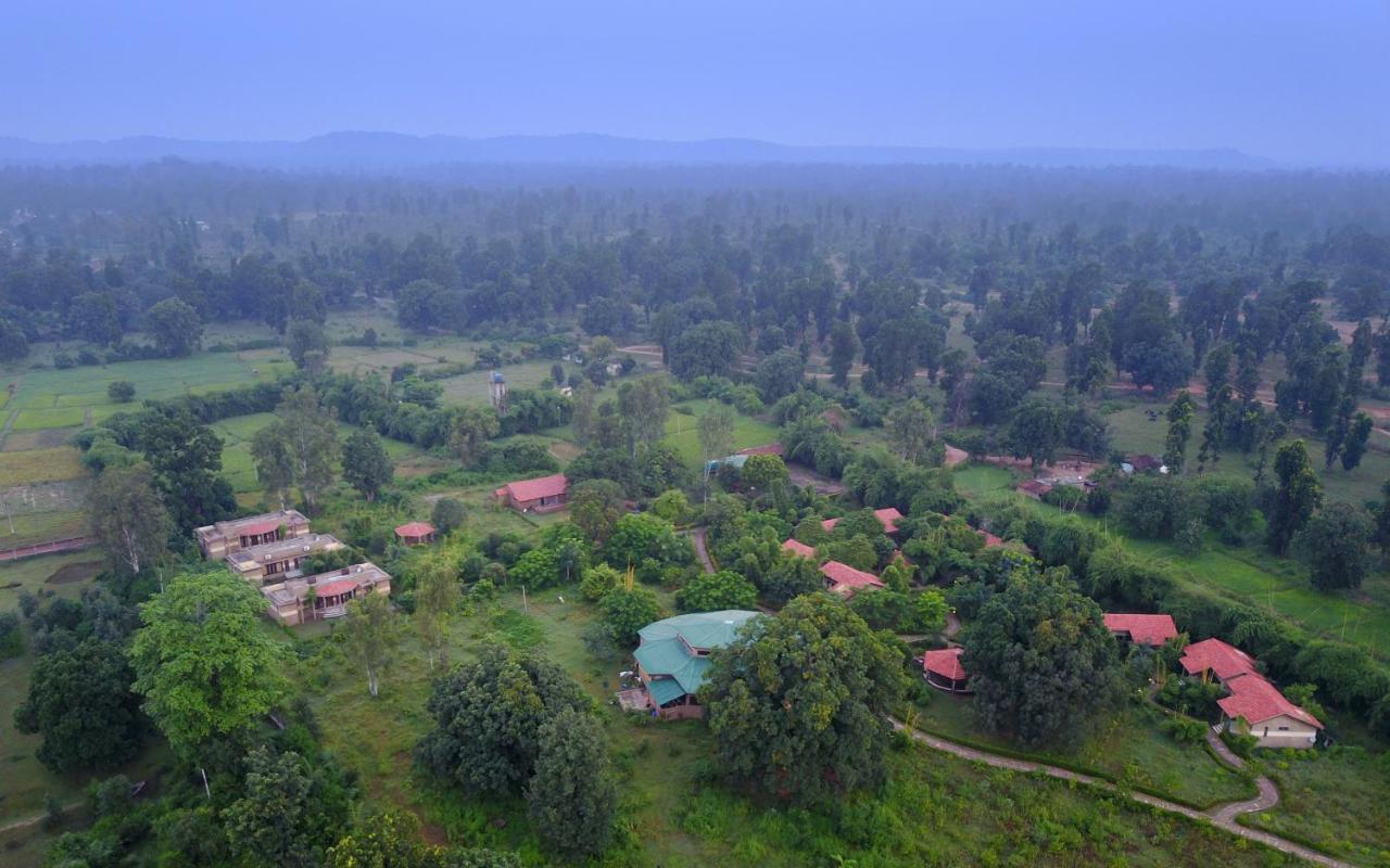 Aranyak Resort Tala  Exterior photo