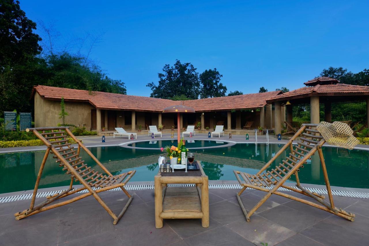 Aranyak Resort Tala  Exterior photo