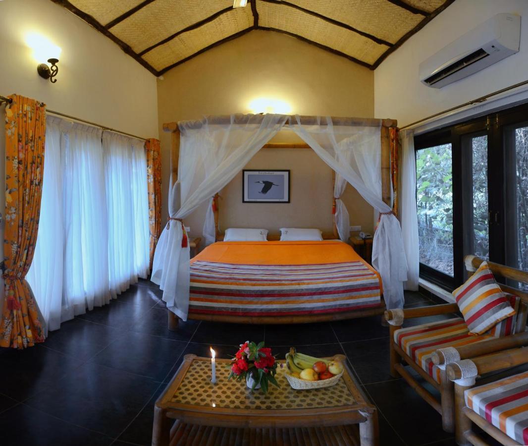 Aranyak Resort Tala  Exterior photo